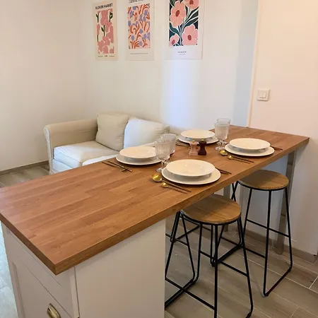 Apartamento Cozy - Tram Right Outside - Lyon 10 Min *