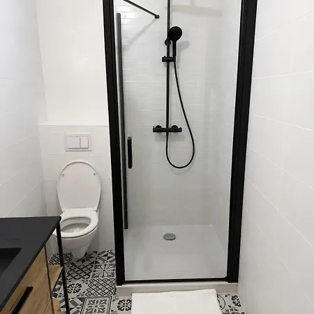Apartamento Cozy - Tram Right Outside - Lyon 10 Min Bron